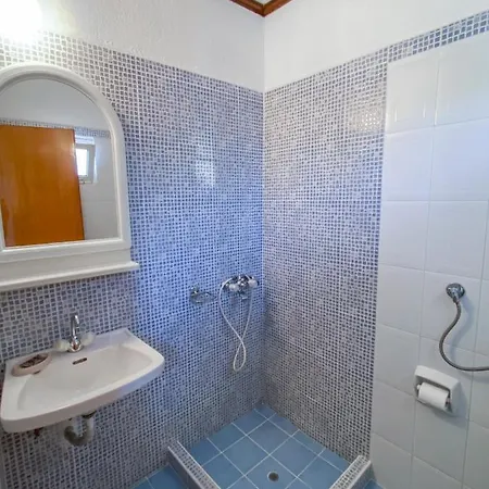 Under The Castle Apartment